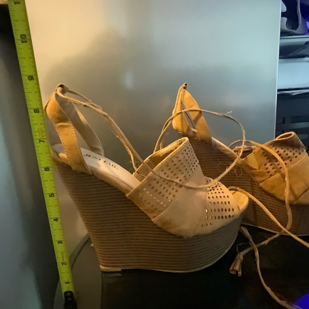 Women's Tan Wedge Sandals